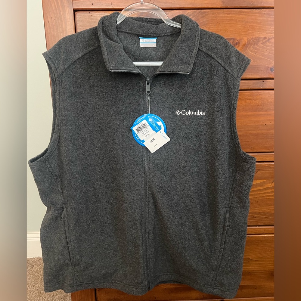 Columbia men’s NWT XL gray fleece vest